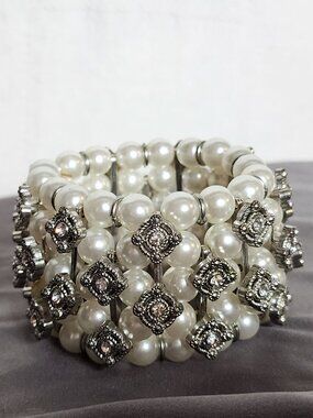 Vintage Faux Pearl and Rhinestone Crystal Five Row Silvertone Stretch Bracelet